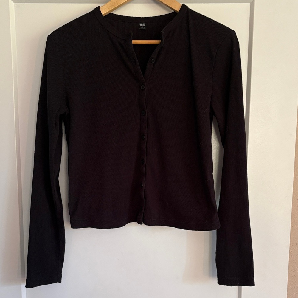 Uniqlo Black Long Sleeve Ribbed Tee Button Front